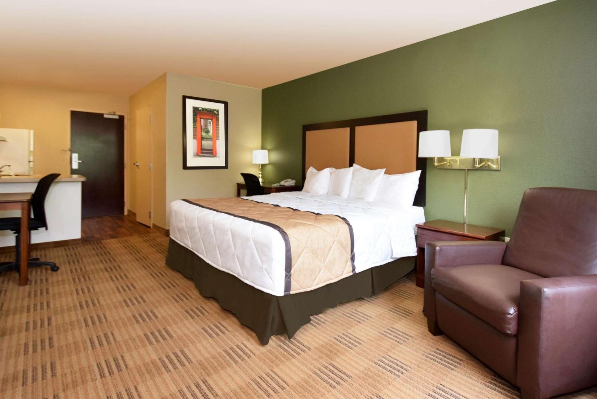 Hotel Extended America - - West End