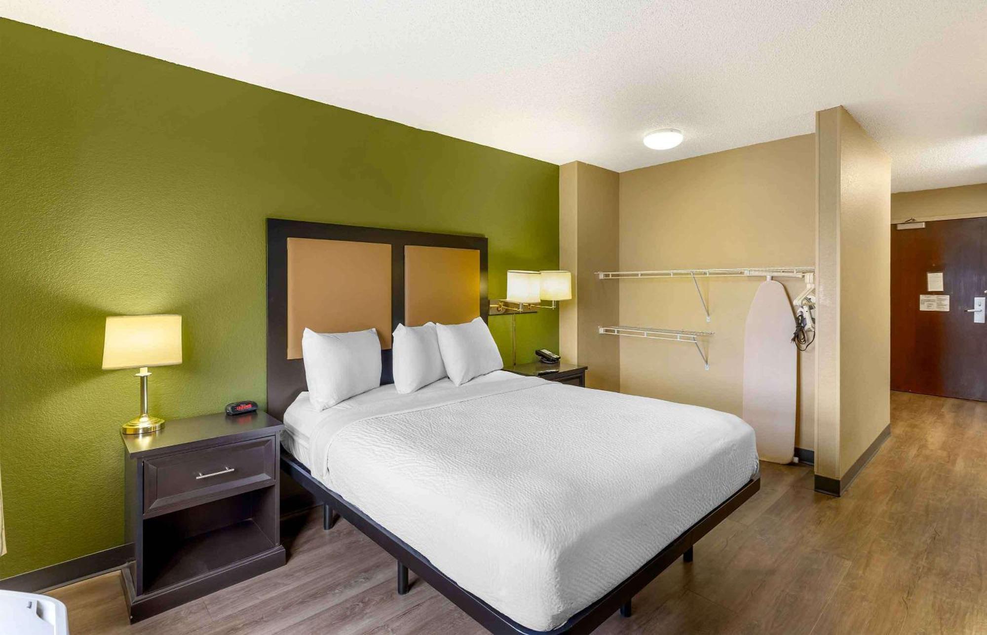 Extended America - - West End Hotel 2*