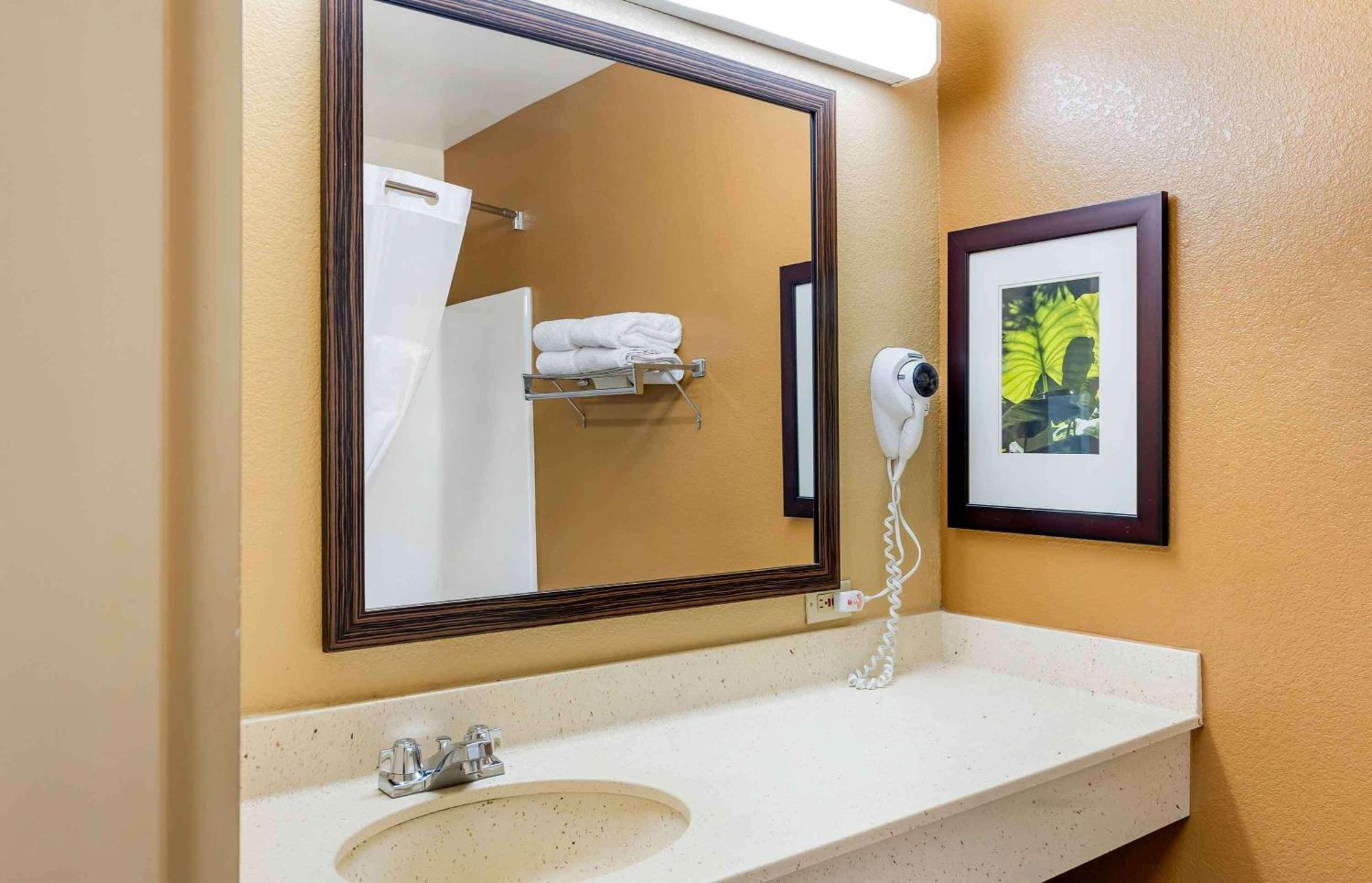 Extended America - - West End Hotel Billings