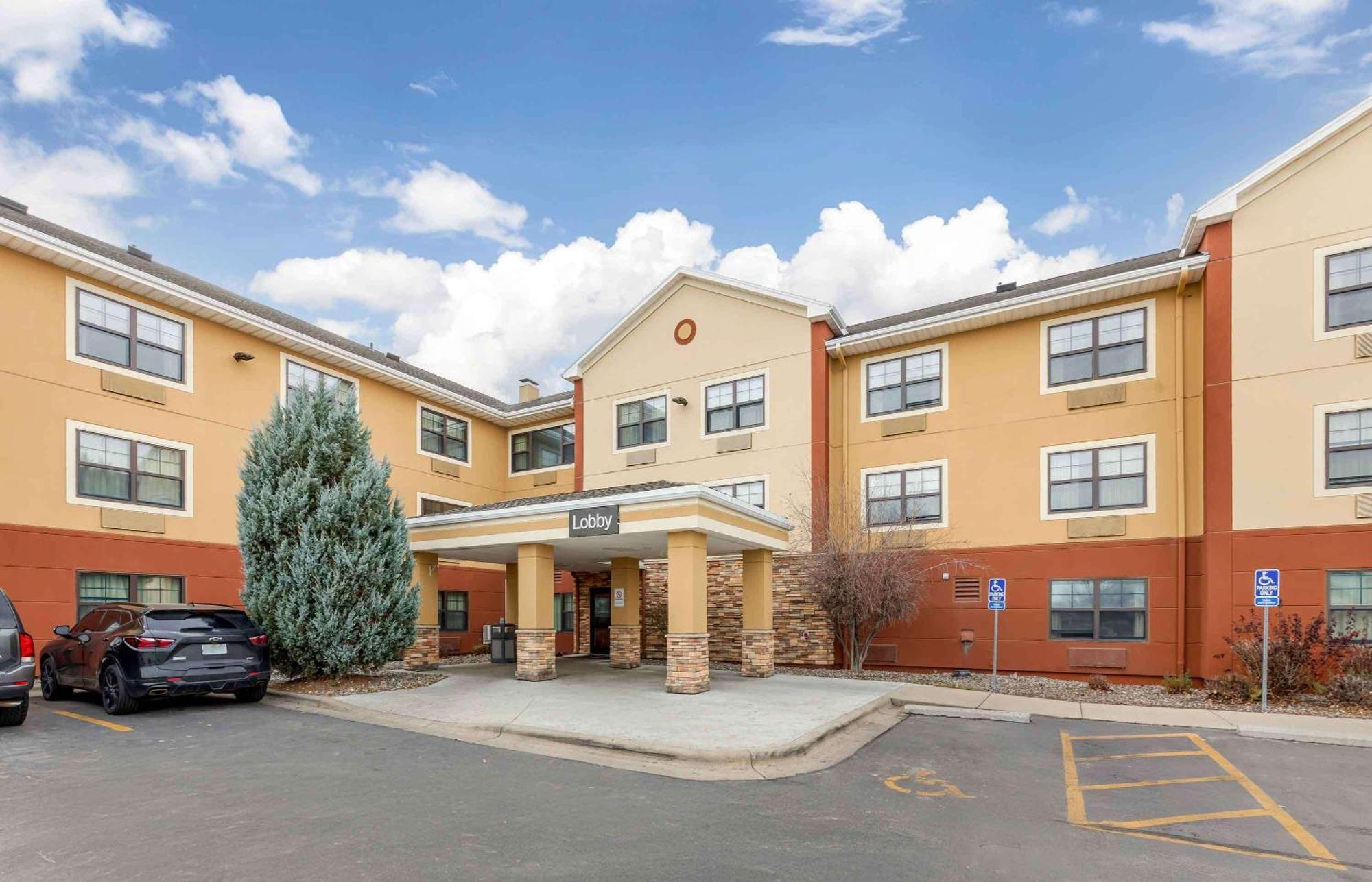 Hotel Extended America - - West End