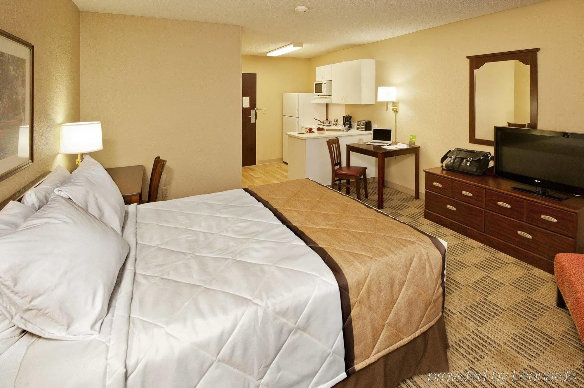 Extended America - - West End Hotel 2*